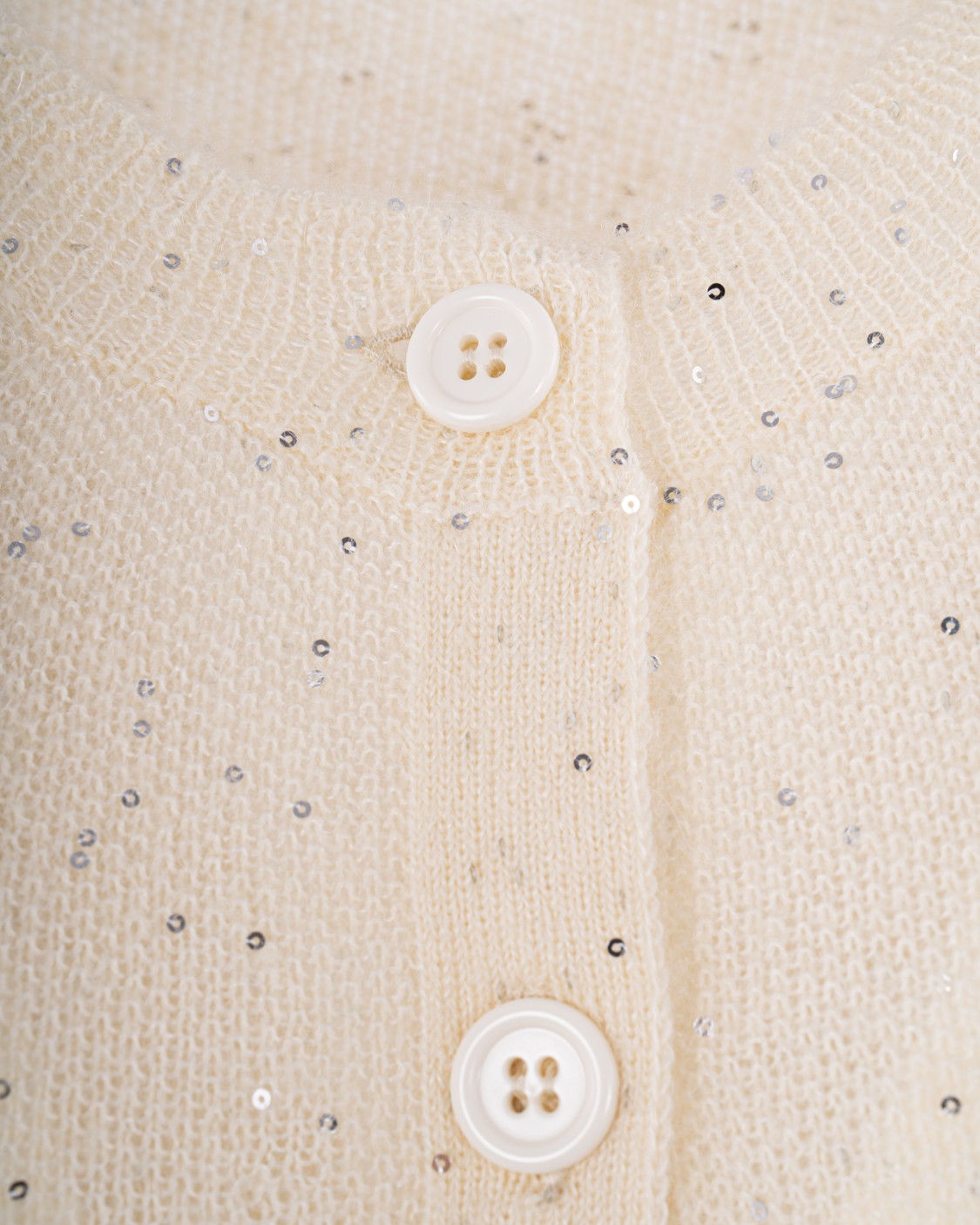 shop FABIANA FILIPPI  Cardigan: Fabiana Filippi micro cardigan in mohair.
Abbottonatura frontale.
Micro paillettes in punto micro chicco riso.
Composizione: 67% poliammide – 33% mohair.
Made in Italy.. MAD265F086D817-0150 number 6533175